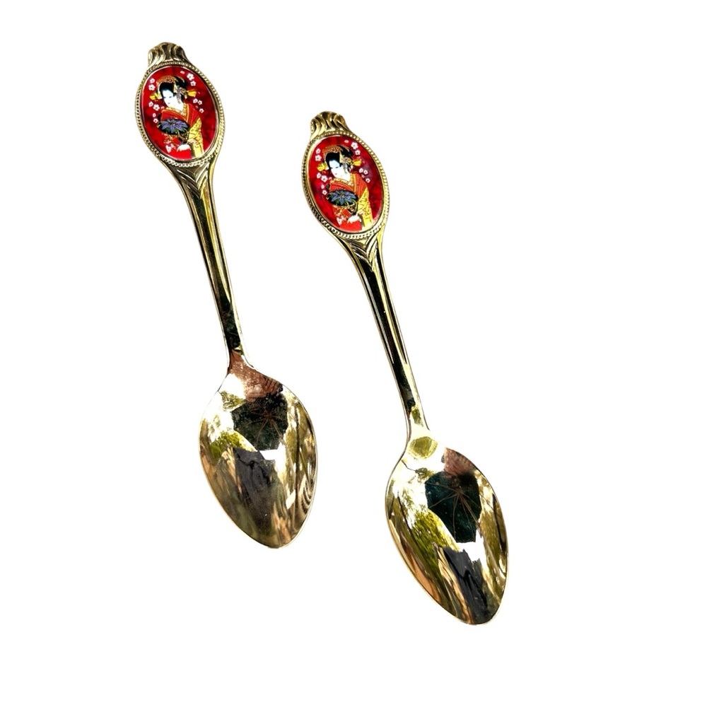 Set of 2 Gold Plated Souvenir 5-3/4” Spoons Geisha Design Red Background Japan